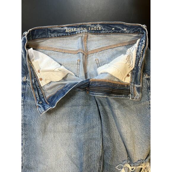 American Eagle Jeans 90’s Boyfriend Distressed Women’s 6 Long Blue **READ** - Picture 3 of 10